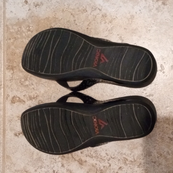 Vionic sandles - Picture 2 of 3